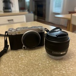 FUJIFILM X-M5 Mirrorless Camera with XC 15-45mm f/3.5-5.6 Lens (Silver)
