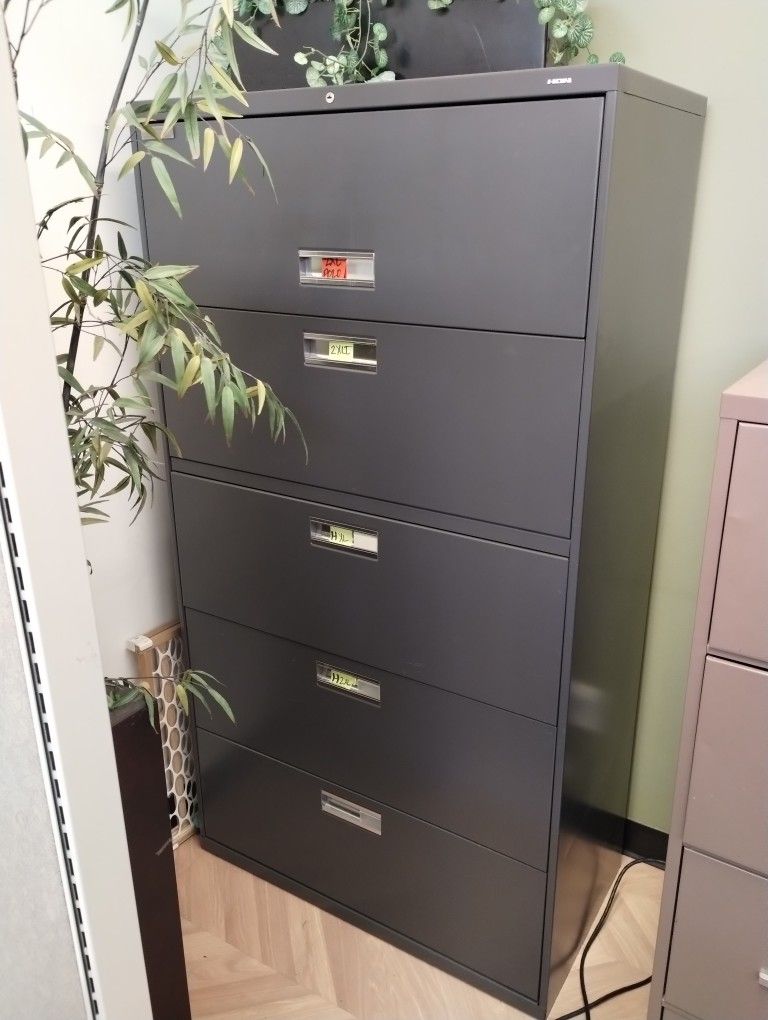 5 Drawer File Cabinet 
