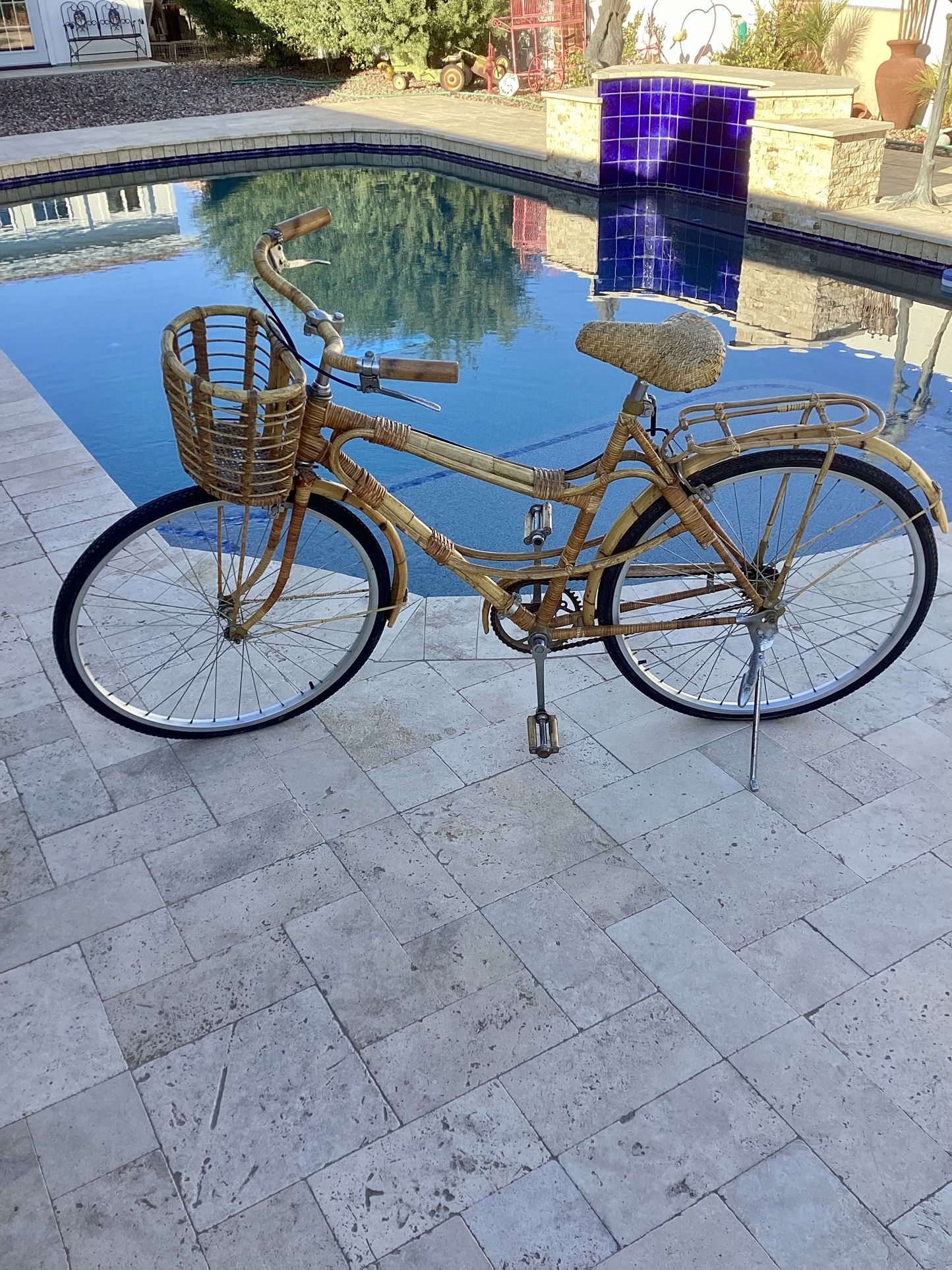 Bicycle / Vintage Bamboo / Wicker / Rattan 