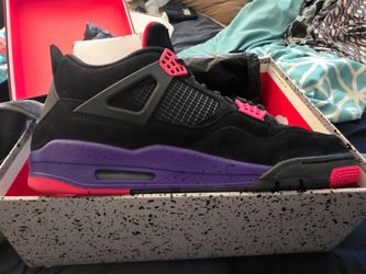 Jordan 4 Retro
Raptors (2018)