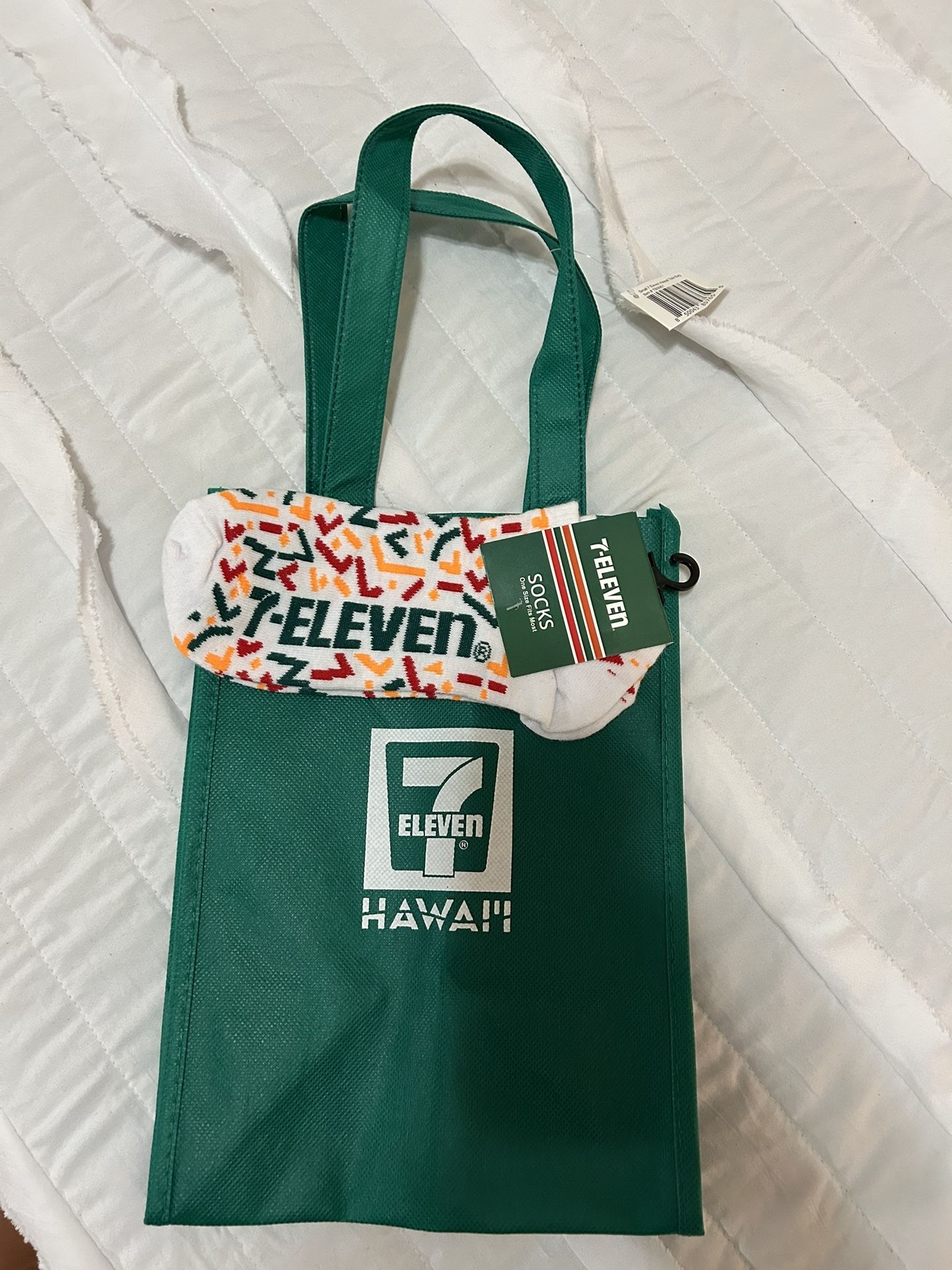 7-Eleven Hawaii. Socks & Bag Combo