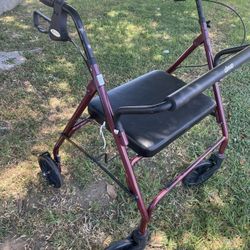 EXTRA WIDE SEAT ROLLATOR WALKER
