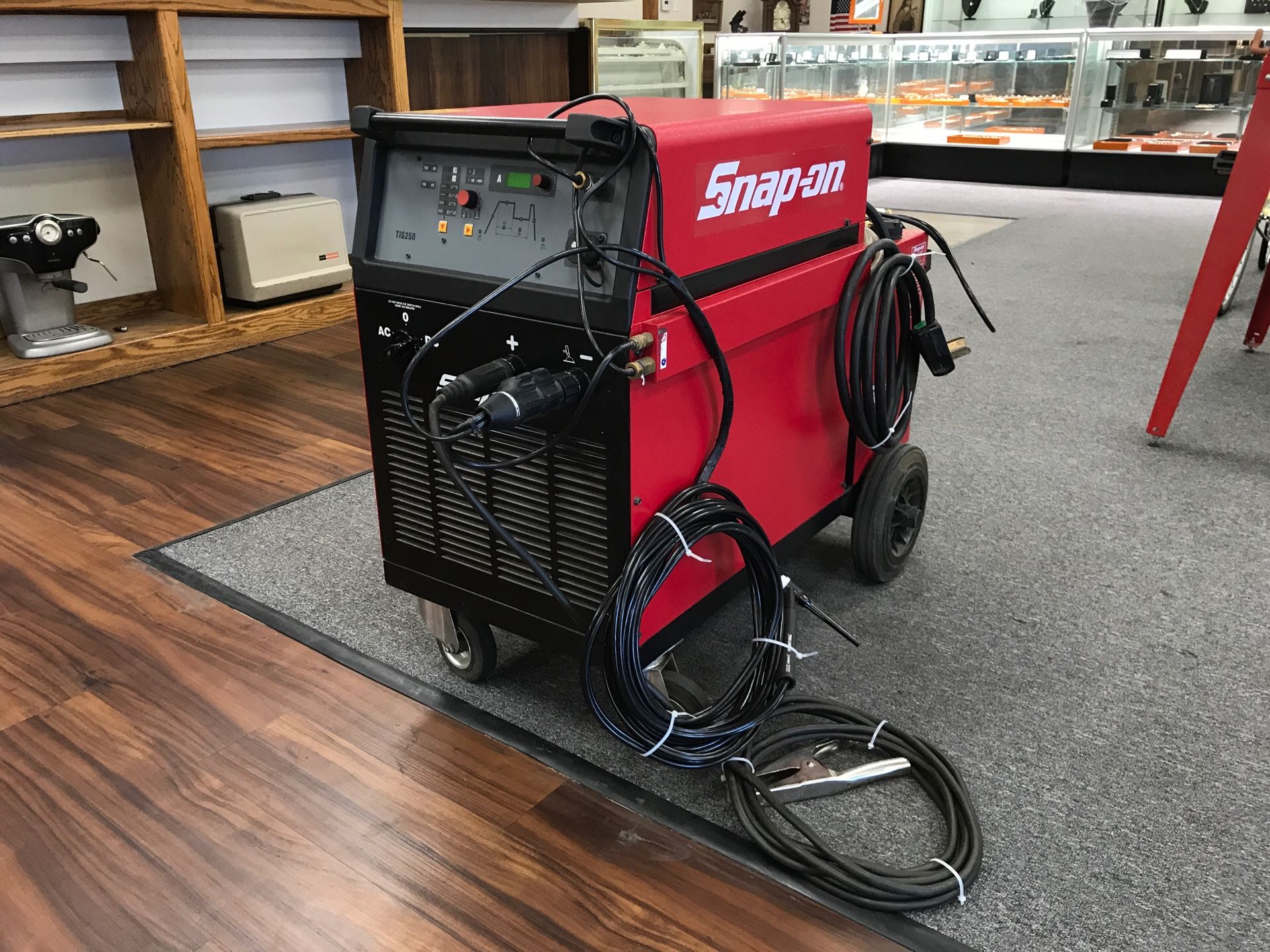 Snap on Tig 250 ac-dc welder on wheels
