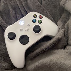 White Xbox Controller 