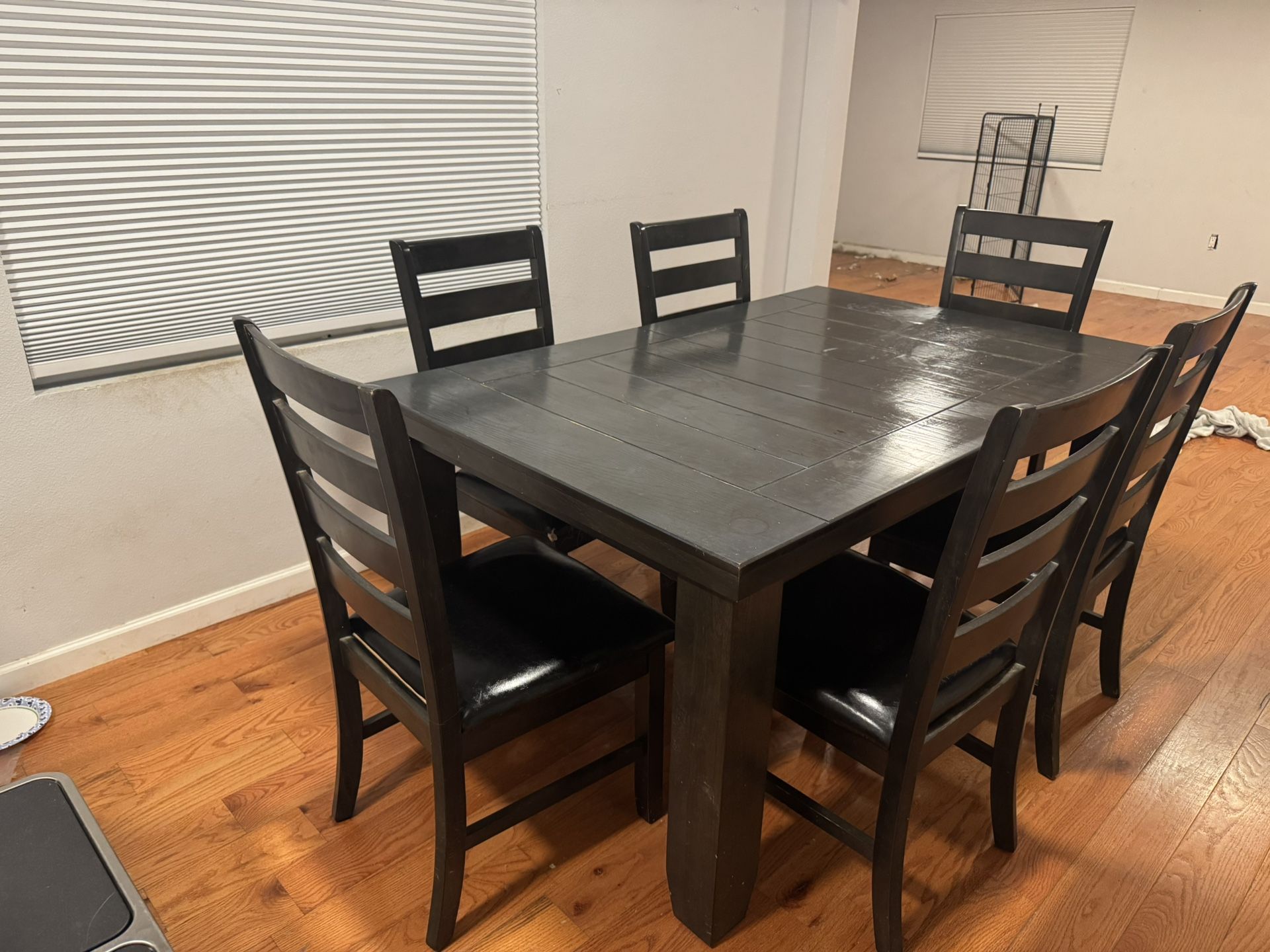 Kitchen Table With 6 Chairs