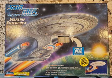 Star Trek TNG Starship Enterprise Playmates Collector's Edition