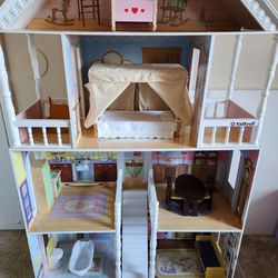 Large Doll House+ Props