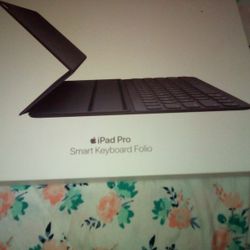 Apple iPad Pro Smart Keyboard Folio 12.9 Inches 