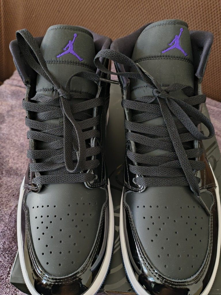 Jordan 1 Space Jam Size 10.5 (NO TRADES)