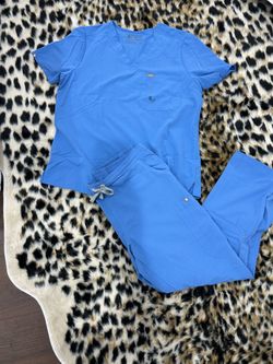 Women’s Figs scrubs