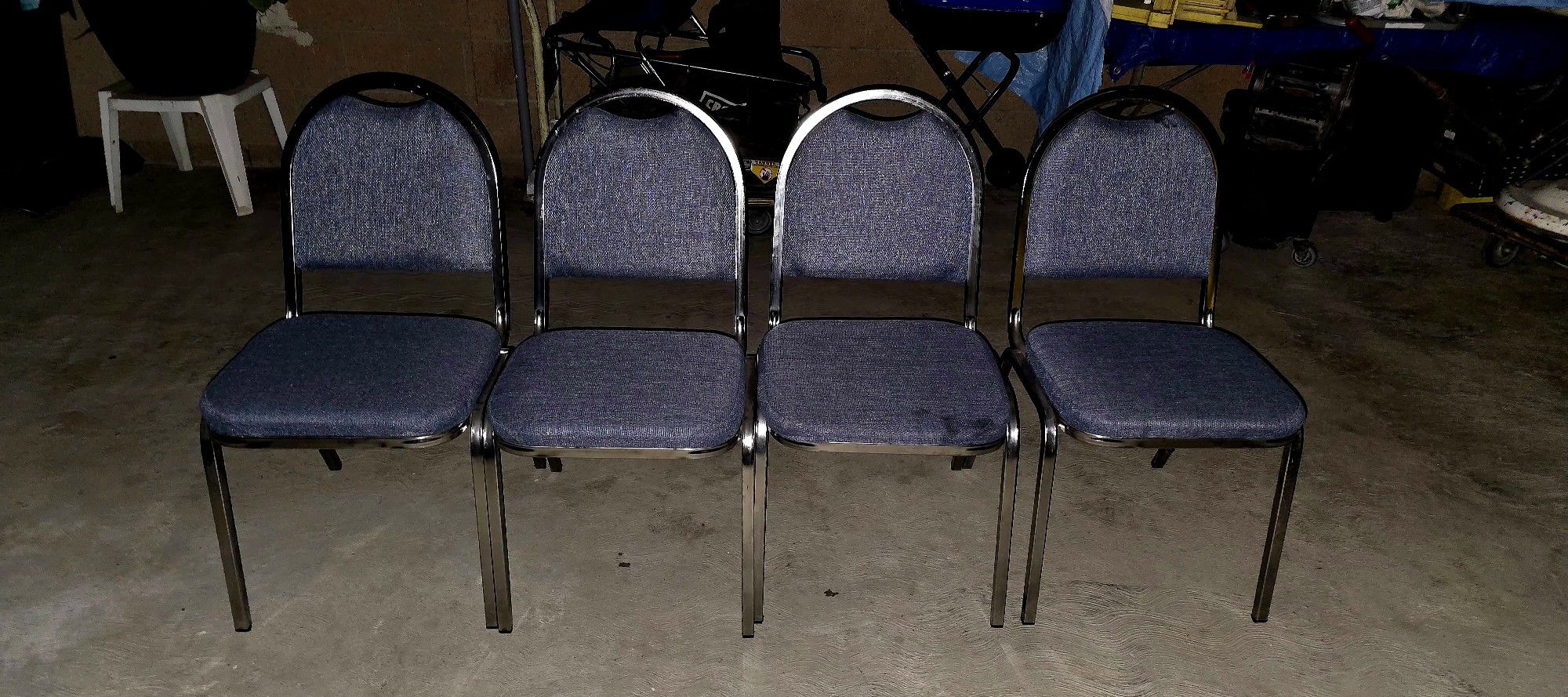 KD Context Chairs