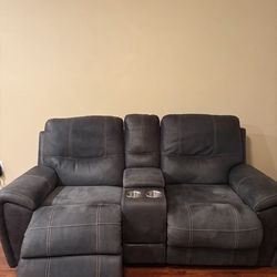 Two Seat Reclining Sofa/Lazyboy