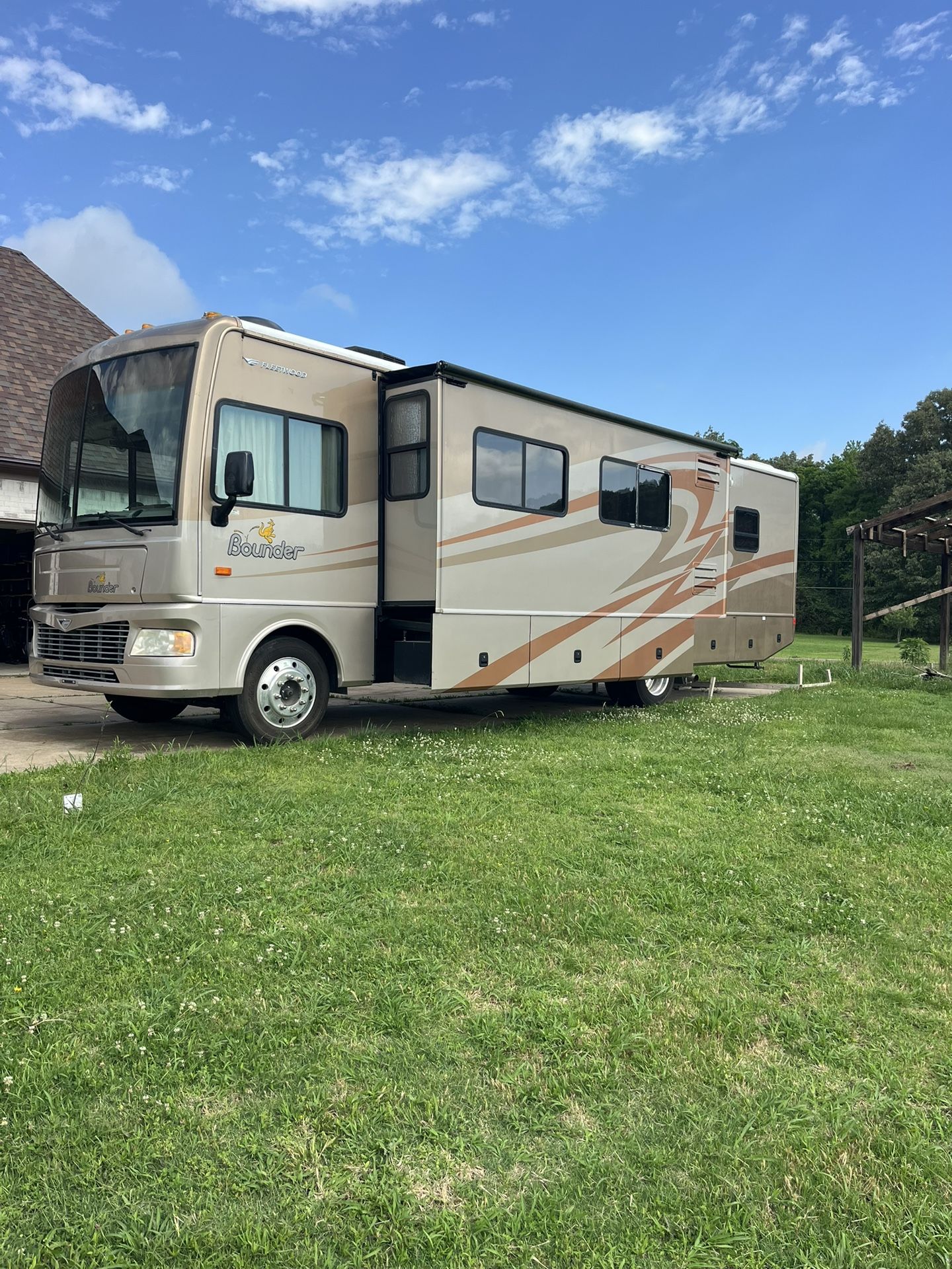 2008 Fleetwood Bounder 36H
