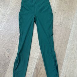 Lululemon Ribbed Yoga Pant, Size 4 