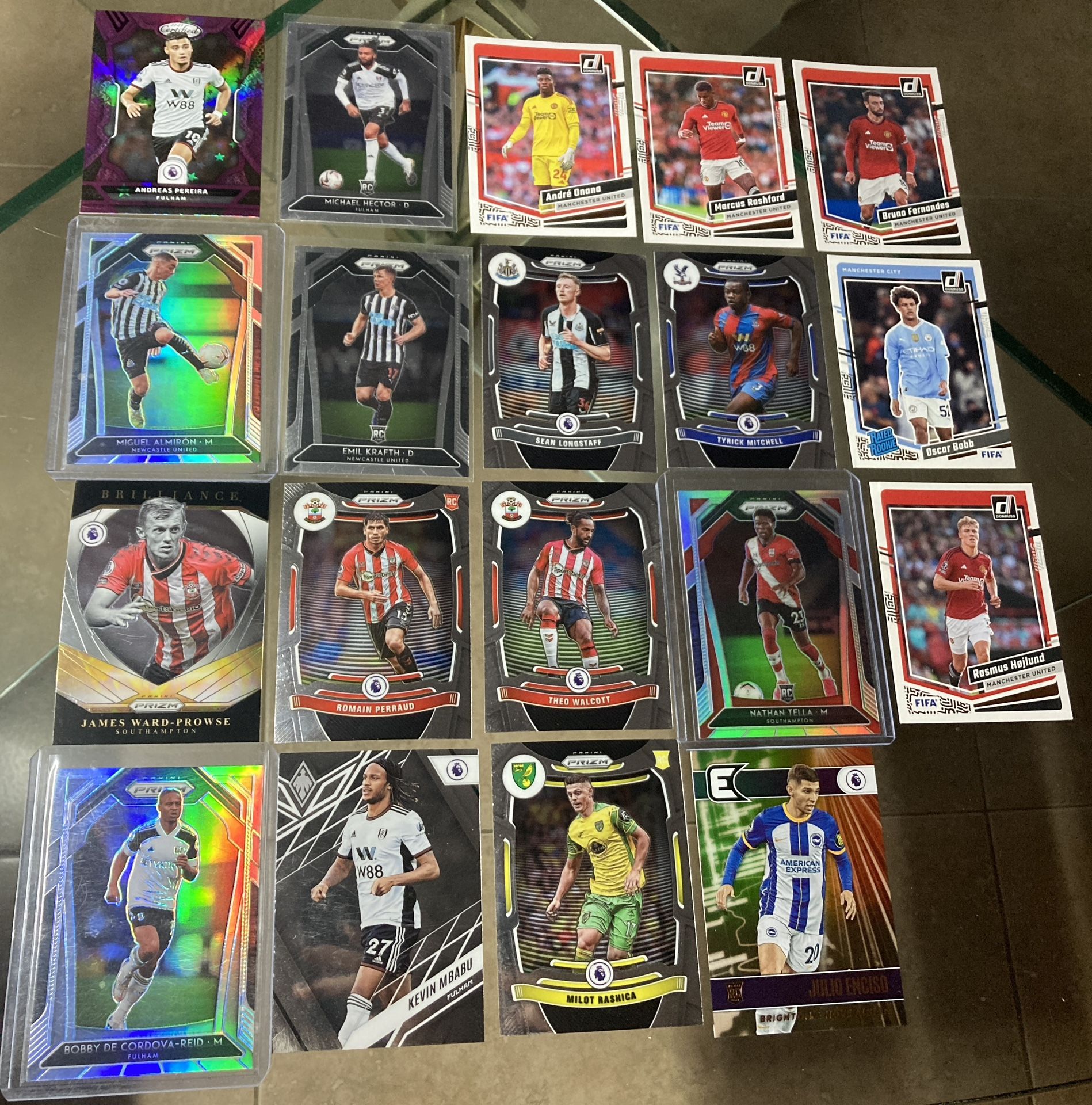 19 card soccer futbol lot Donruss Prizm Premier League Man United Man City Fulham Newcastle United South Hampton silver holo Rc etc. All cards good co