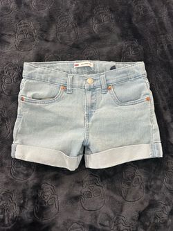 Levi’s girl short size 8