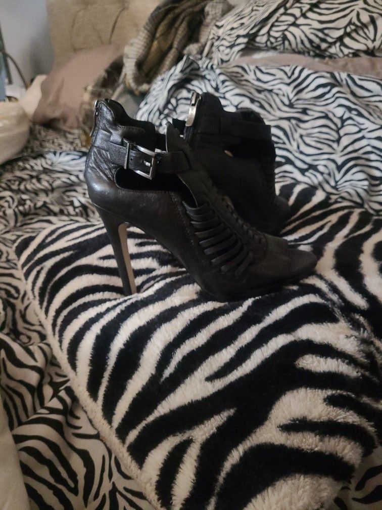 BCBGeneration Size 7M Black Heels