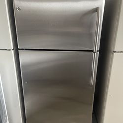 Refrigerator Works Great 👍 33x68