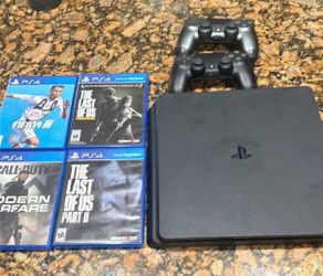 PS4-2 controllers and 4 games