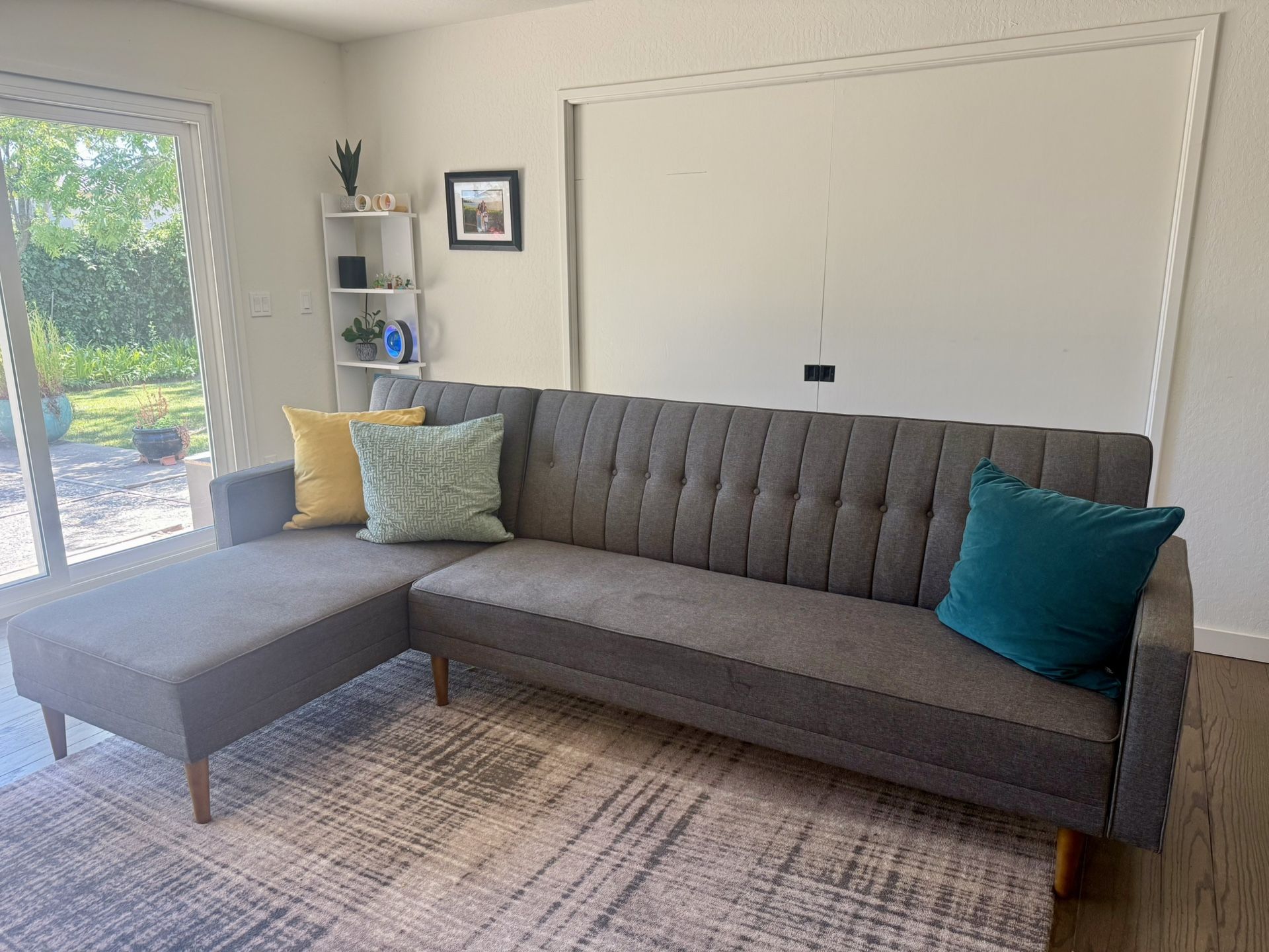 Sleeper Sofa w/ Chaise 