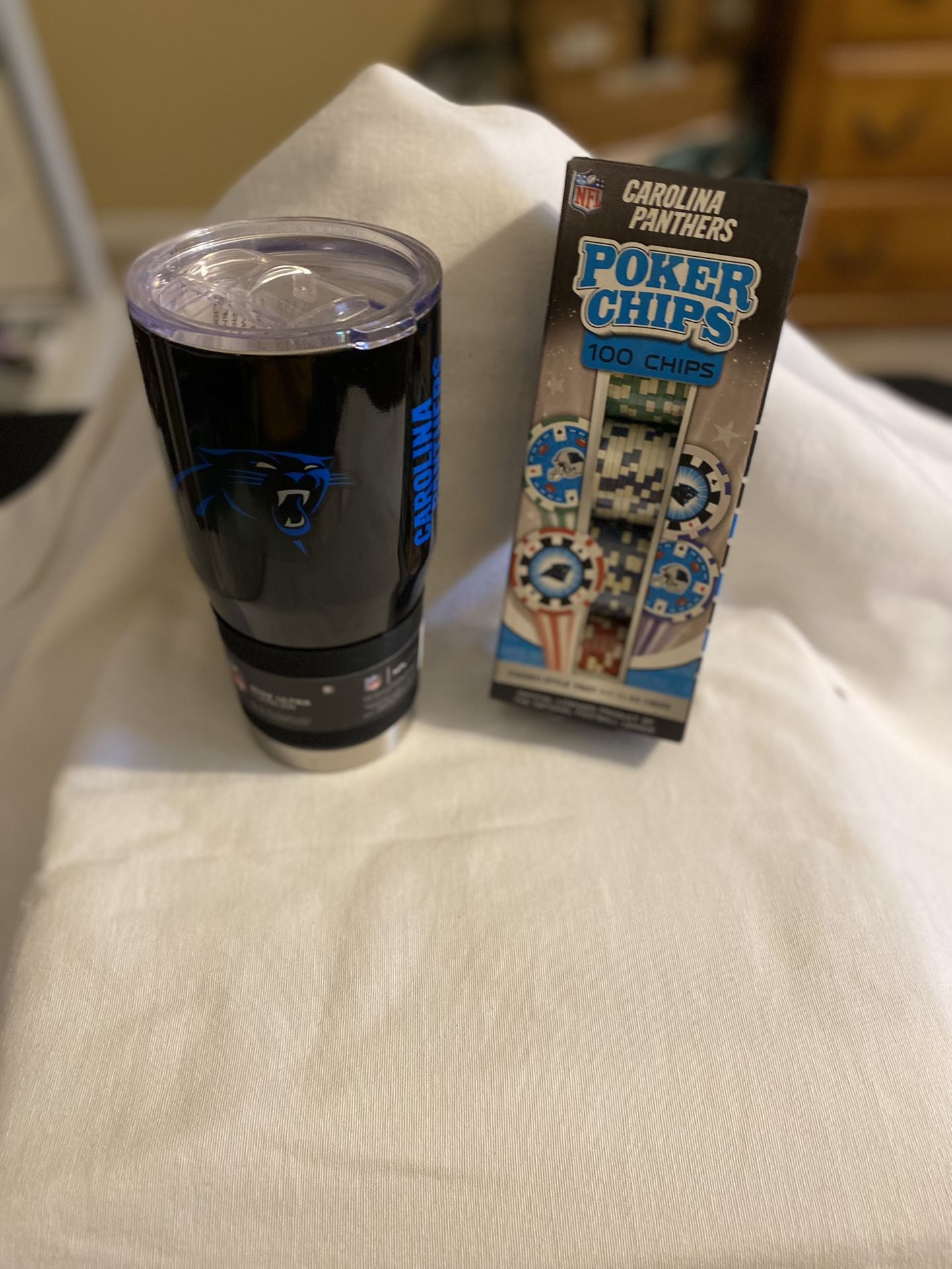 Carolina Panthers 42 oz Cup And Poker Chips