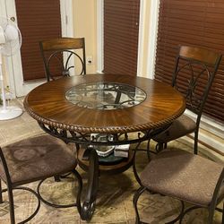 Round Table Dining Set 