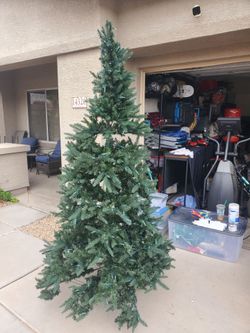 7 1/2 foot Christmas tree with lights
