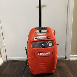 Husky Air Scout Portable Air Compressor (1.5 Gallon, 135 PSI)