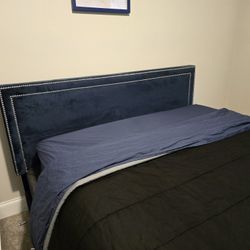 Queen-size Bed and Mattress Set 