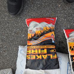 Calcium fluoride salt