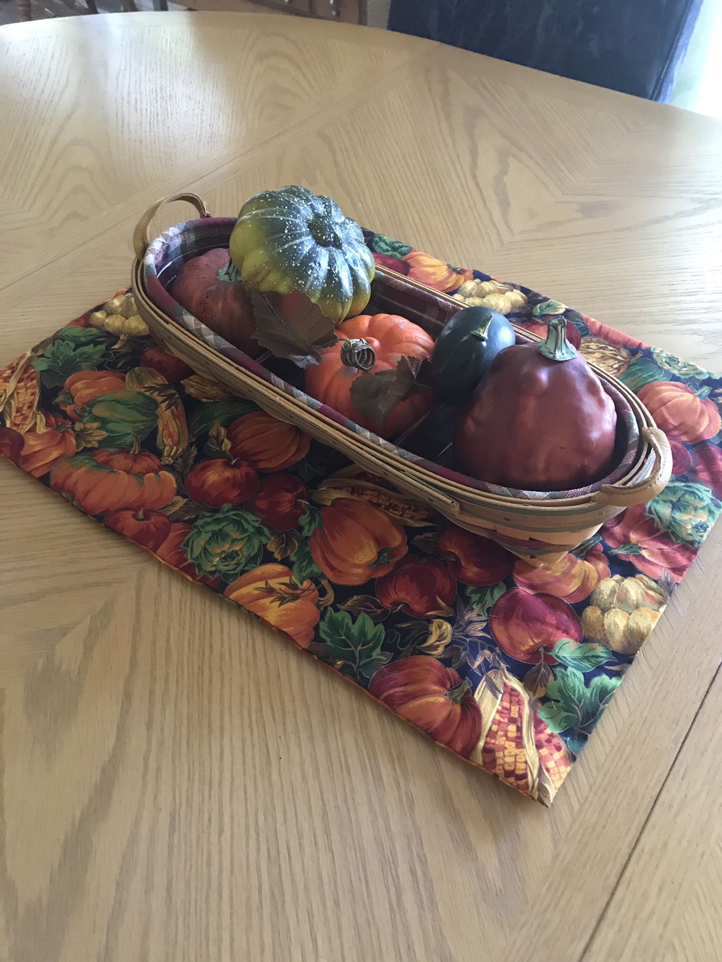 Longaber basket with pumpkins & gourd