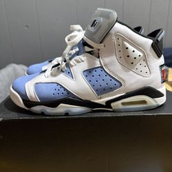 Jordan 6 University Blue Sz. 6.5Y