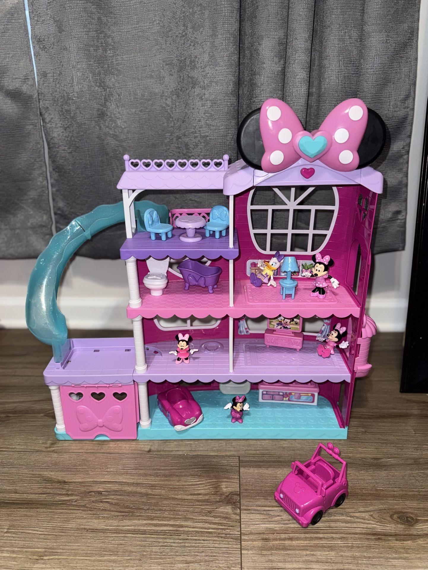 Minnie Mouse Doll House