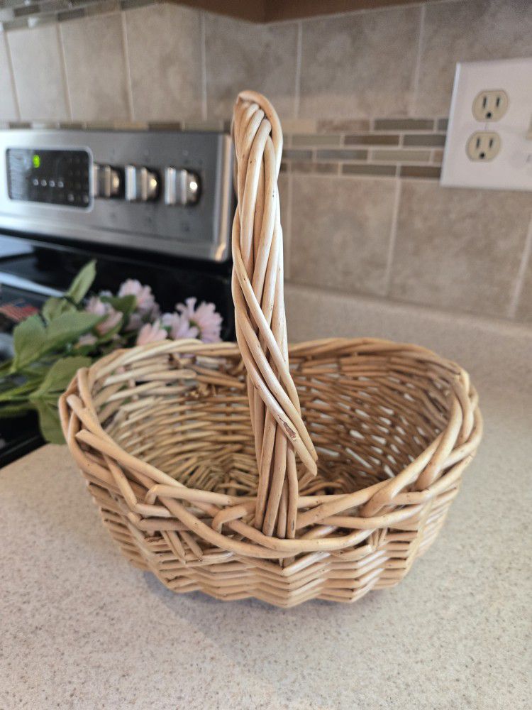 Nice Size Wicker Basket With Handle