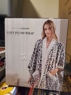 Premier Comfort Cozy Plush Wrap in a Snow Leopard Print NEW in Box