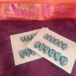 1 Set Of Press On Nails