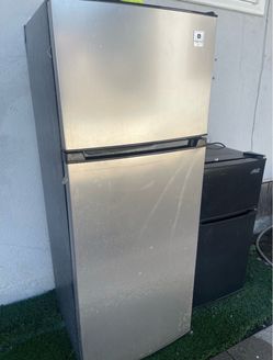 Apartment Size Refrigerator