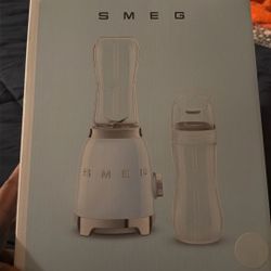 brand new SMEG personal blender 