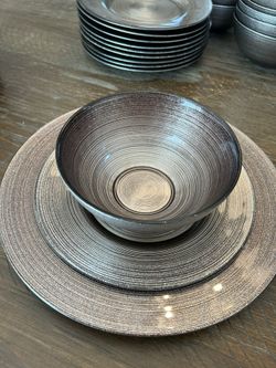 Dinner Plate Set