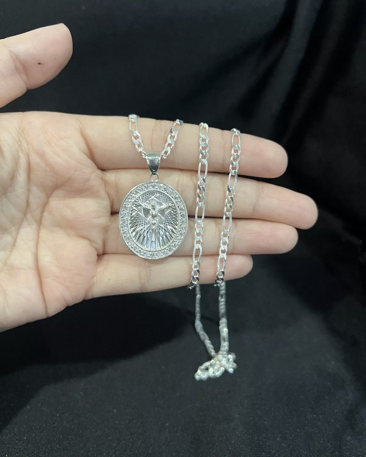 925 Sterling Silver Men's Womens CZ Open Arms Jesus God Crucifix & Figaro Chain