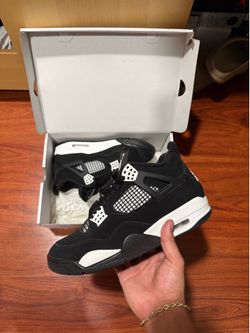 Jordan 4 White thunder size 9