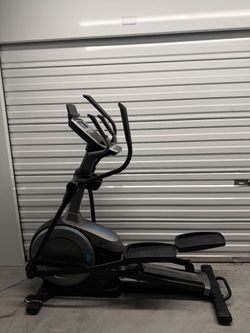 NordicTrack Elliptical Exercise Machine – Excellent Condition