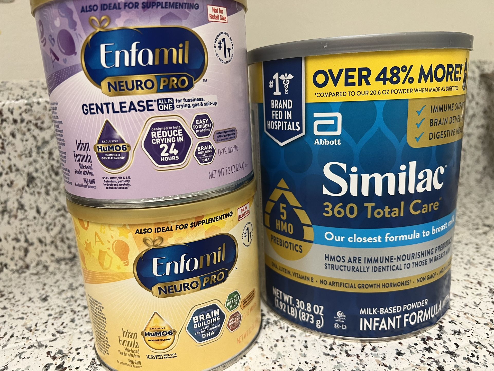 Formula Similac 30oz  $35 + 2 Emfamil for free