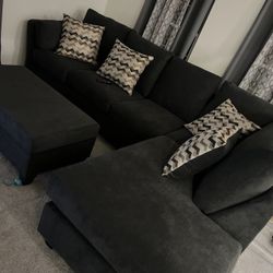 Charcoal 2 Piece Right Arm Facing Sectional Couch 