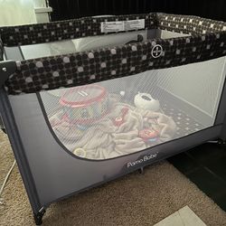 Pamo Babe Portable pack n play playpen, playard