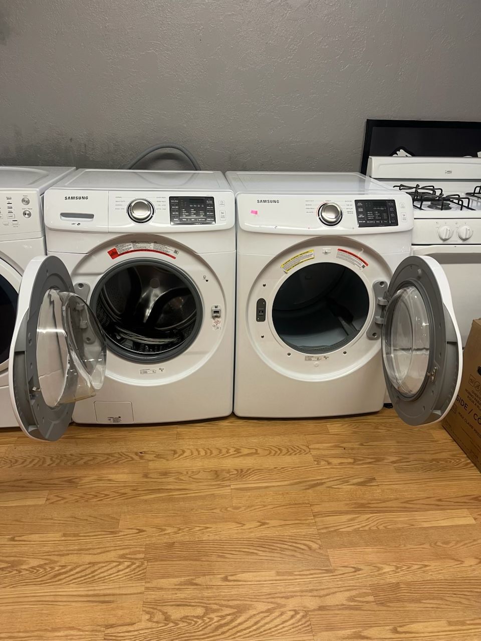 Electric Dryer And Washer Set
