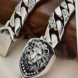 Heavy Men’s Metal Fierce Lion Bracelet. 8.5” Long