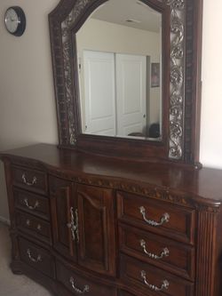 California queen bed, dresser, 2 nightstands, dresser and mirror