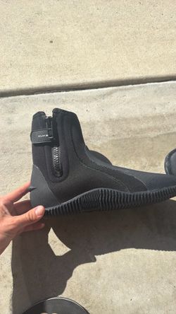 Surf bootys