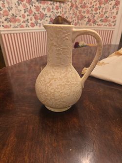 Beautiful vintage McCoy Jug
